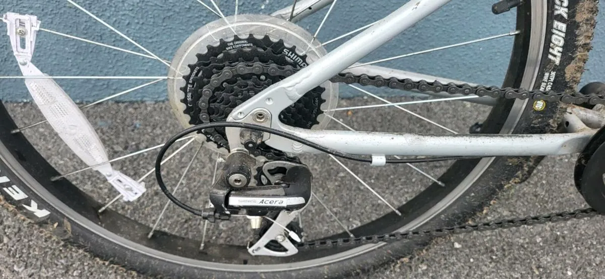 Kids 24 inch bike - Image 4