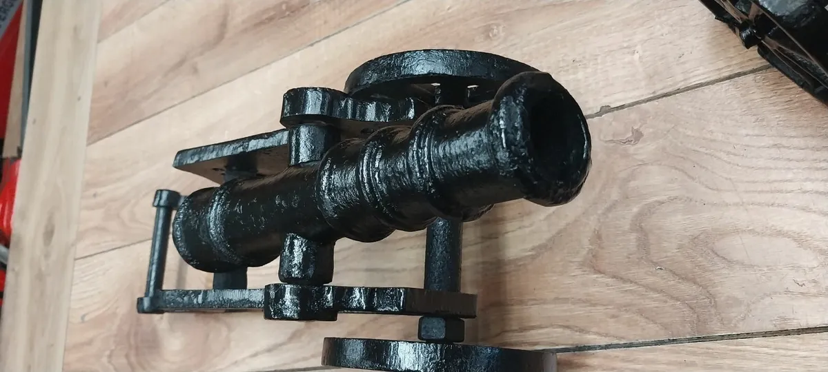 2 cannons - Image 1