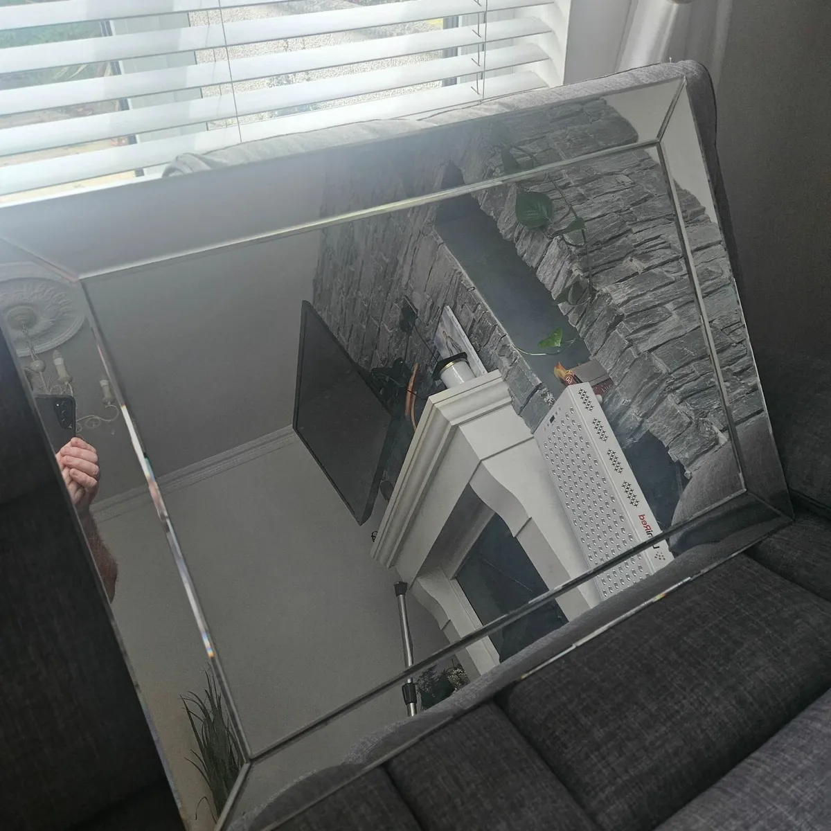 Gaming recliner & Bevel mirror - Image 4
