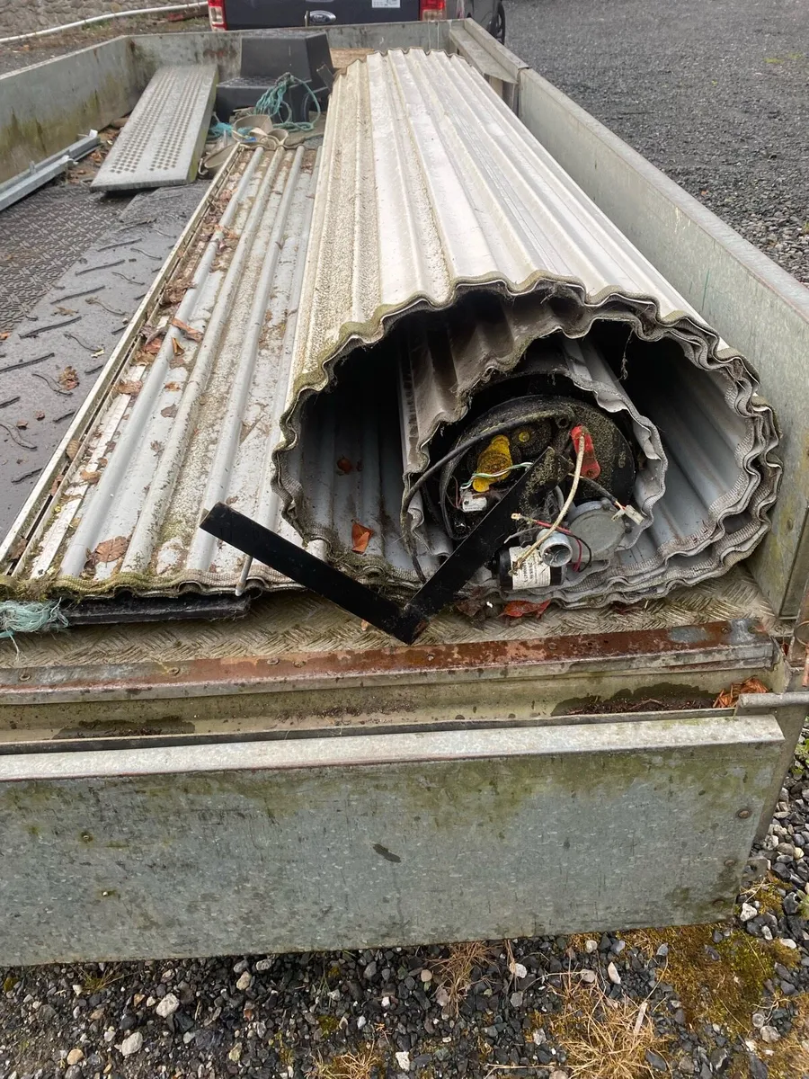 Electric roller door - Image 1