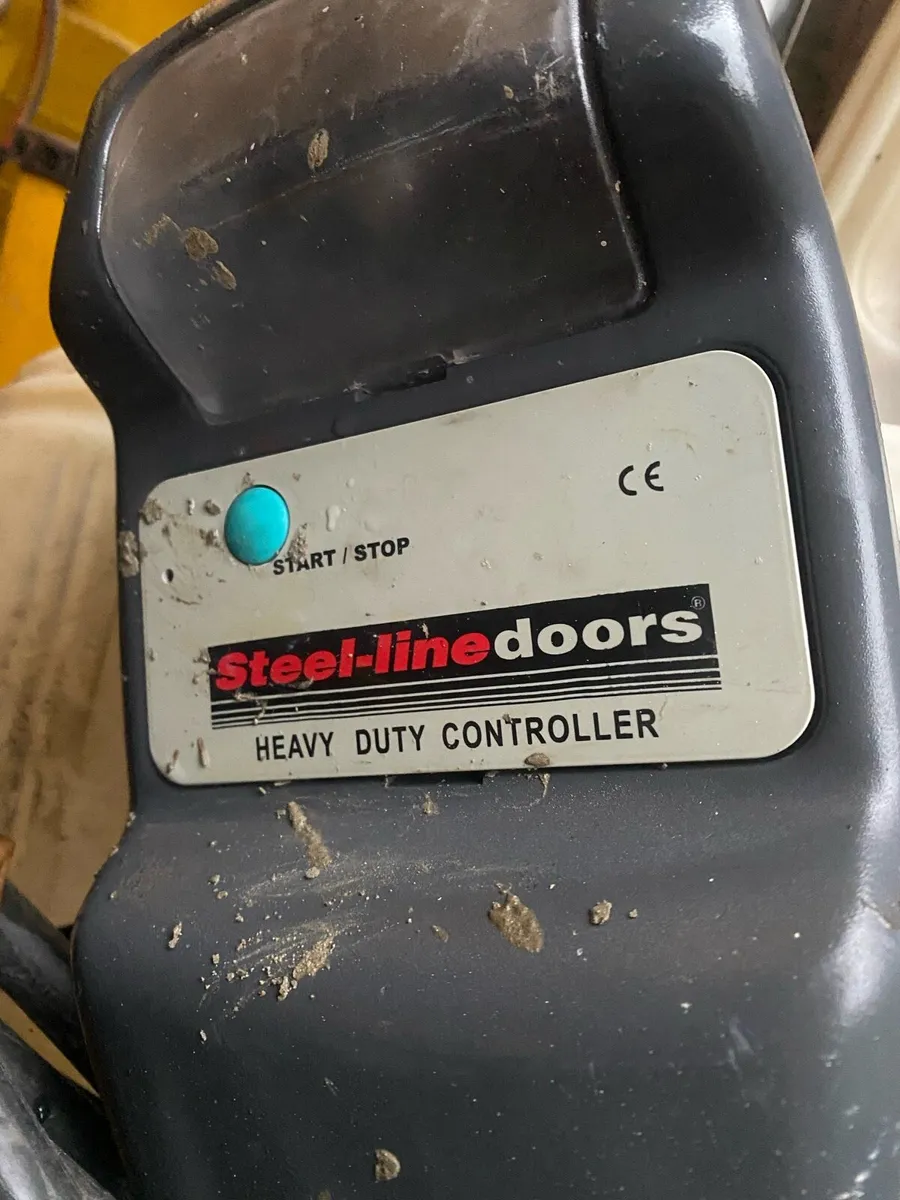 Electric roller door - Image 4