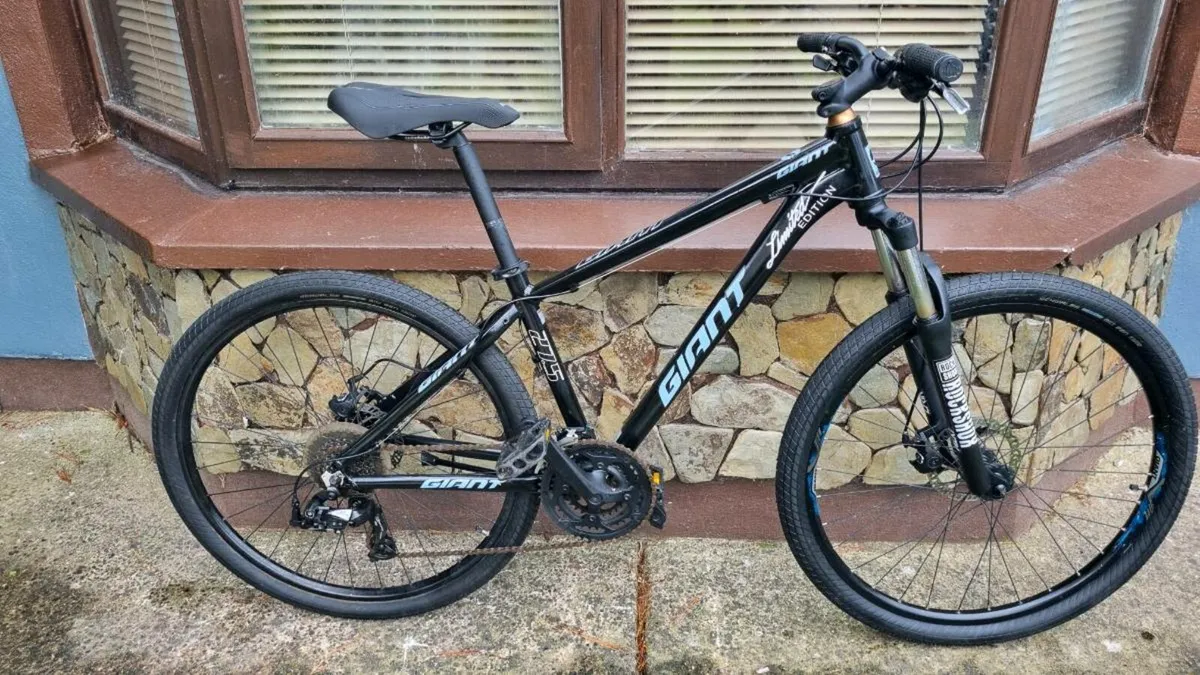Giant atx 27.5 WHEELS - Image 1