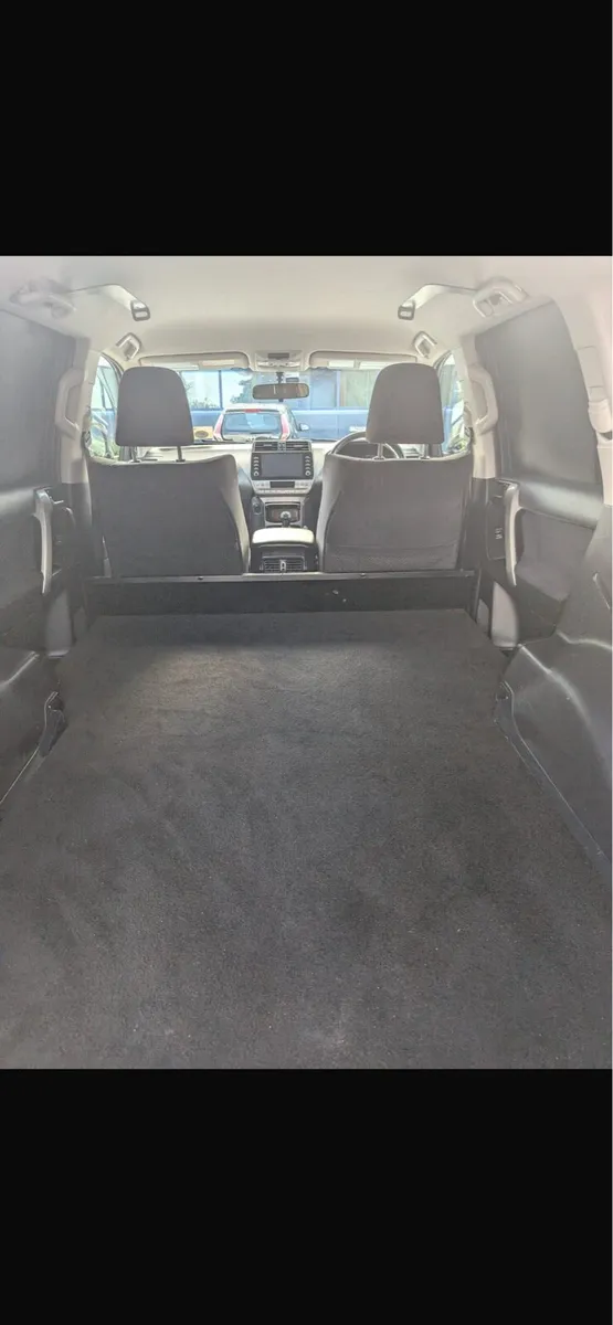 2022 Land Cruiser €49,200 (including VAT) - Image 4