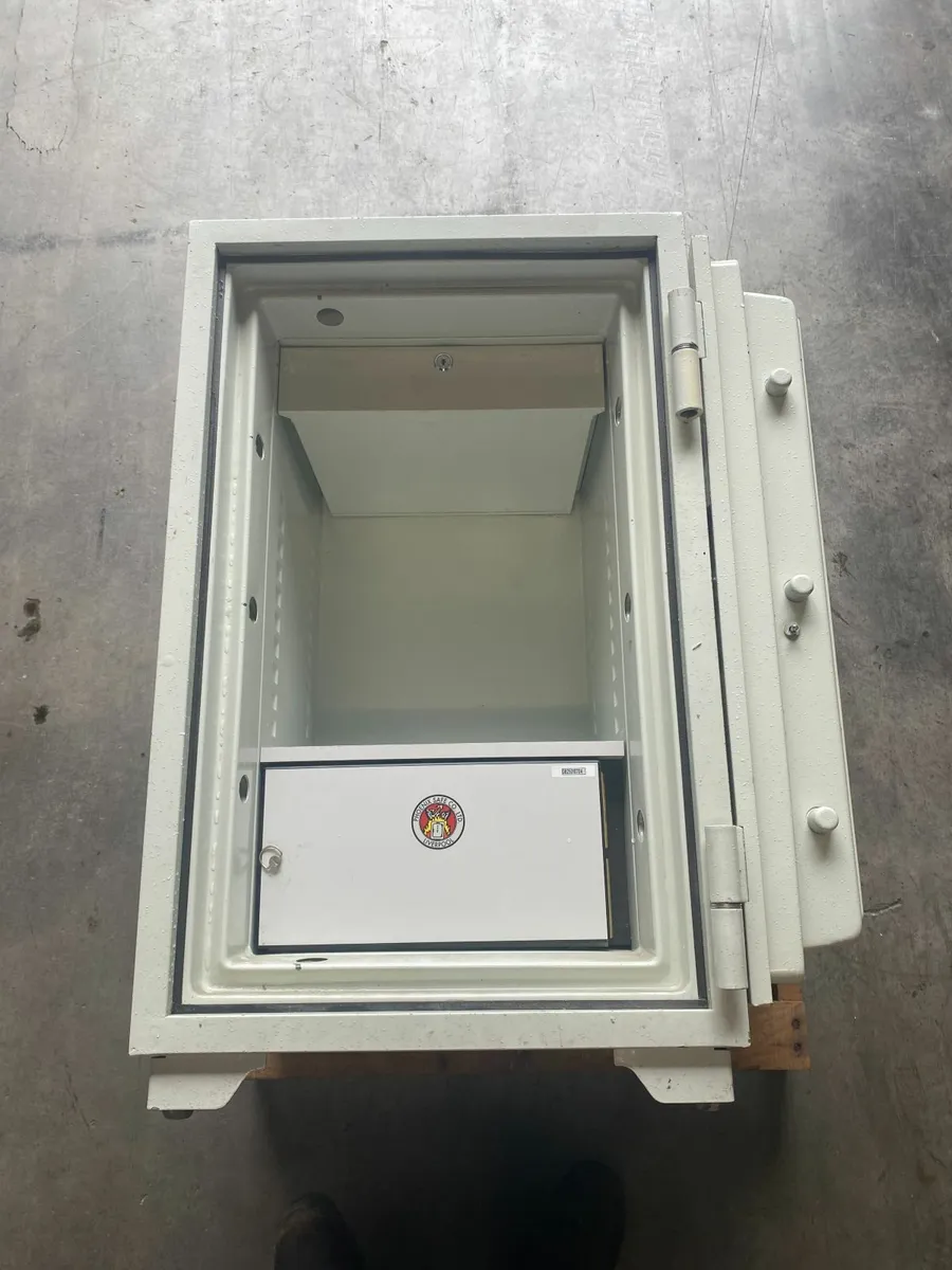 Safe - Image 1