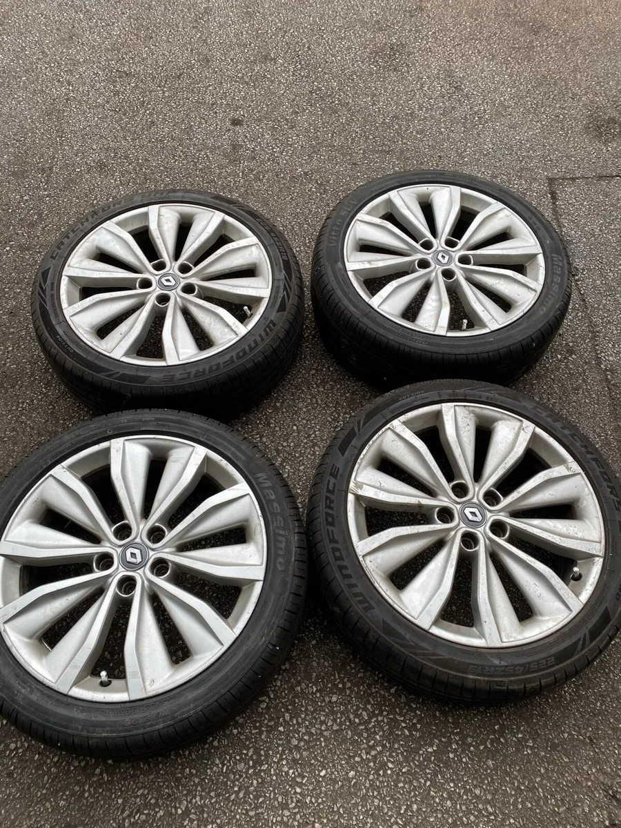 Set of allows with new tyres for Renault Kadjar - Image 1