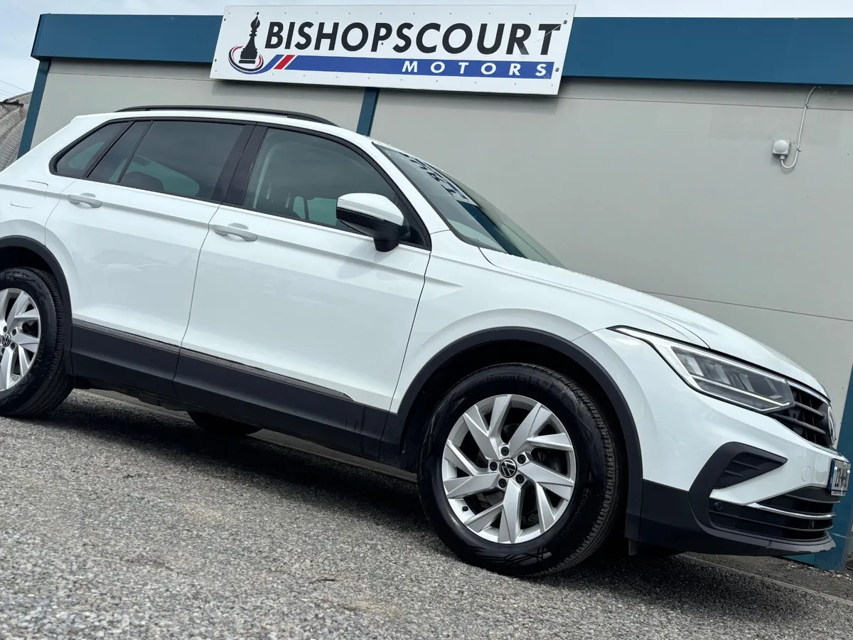 Volkswagen Tiguan 2023 - Image 3