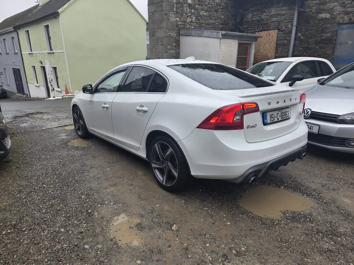 151 VOLVO S60 R-Line 2.0D - Image 4