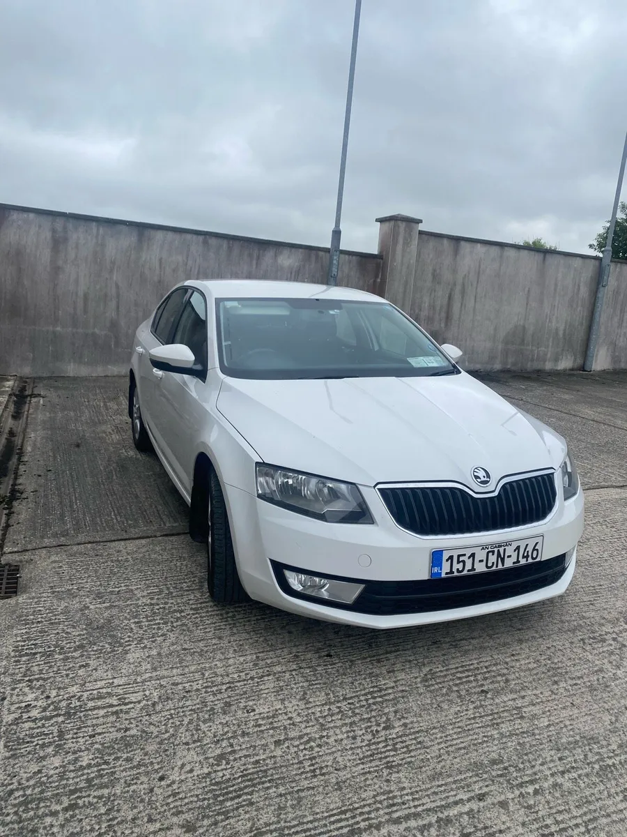 2015 Skoda Octavia - Image 2