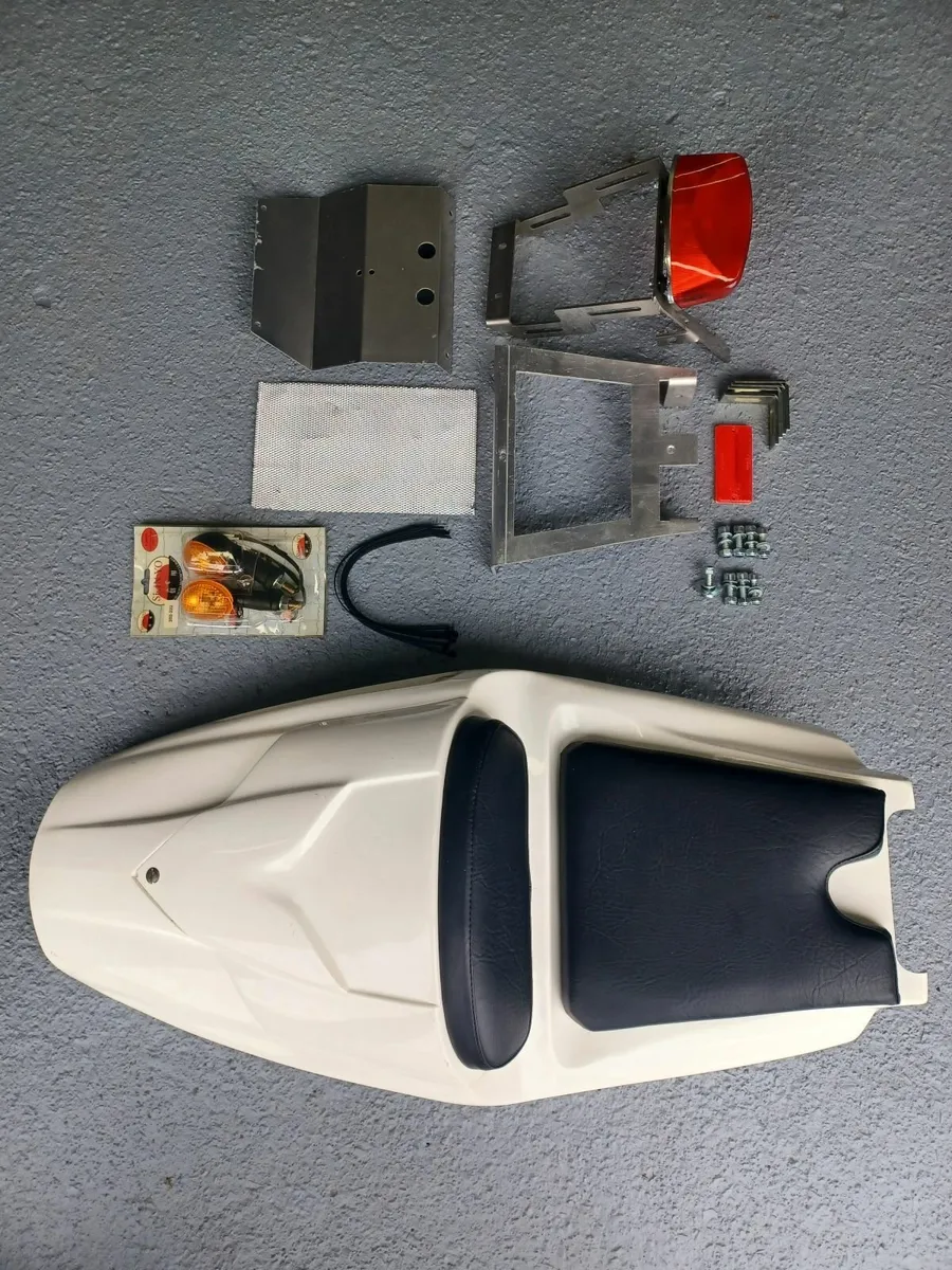 *NEW UNUSED* Rear Tail Fairing for CBR 900 1998-99 - Image 1