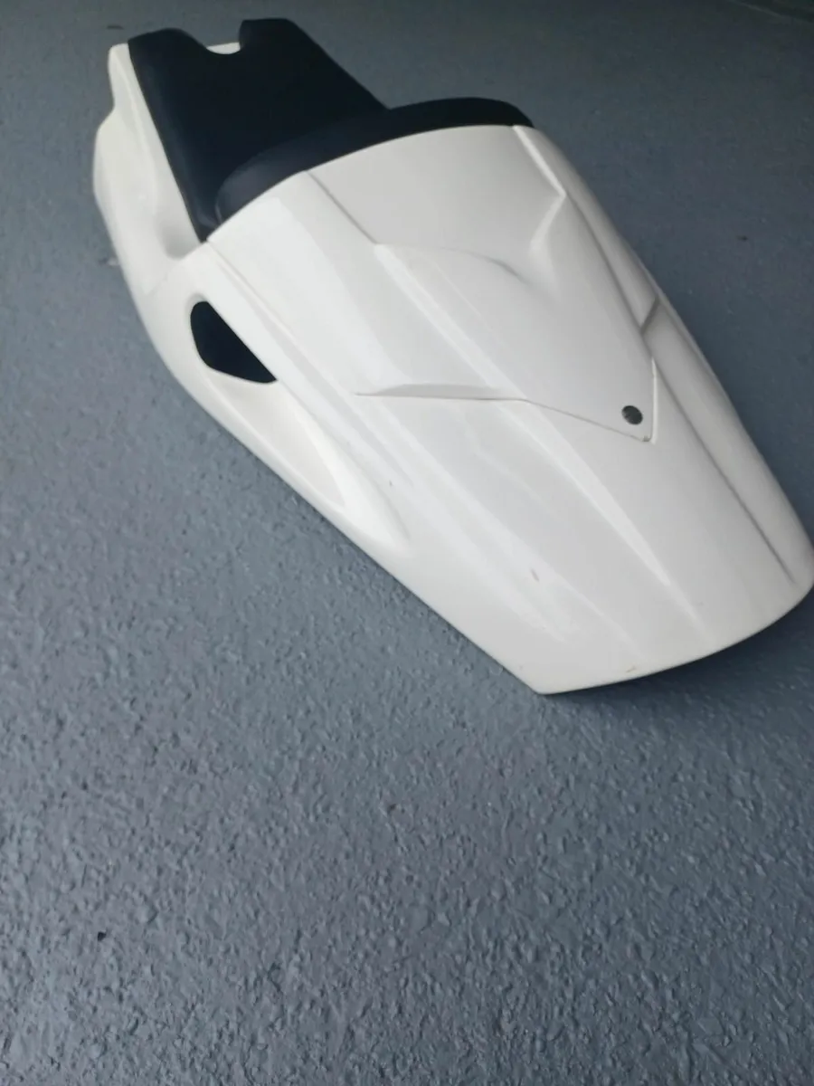 *NEW UNUSED* Rear Tail Fairing for CBR 900 1998-99 - Image 3