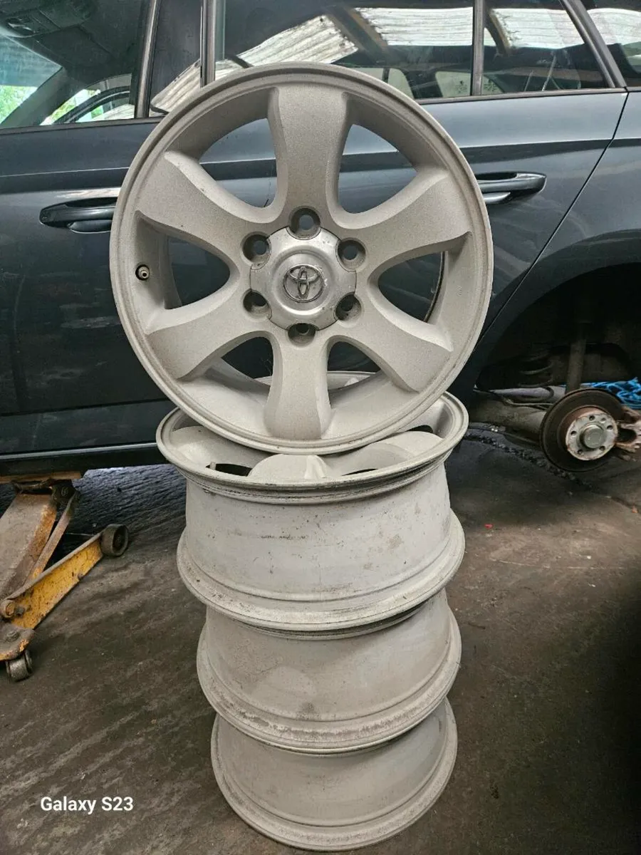 Toyota landcruiser alloy wheels - Image 1