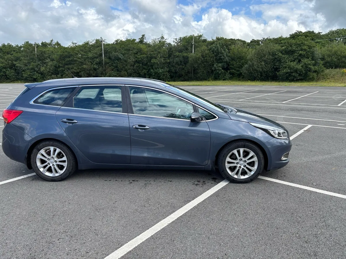 Car - Image 3