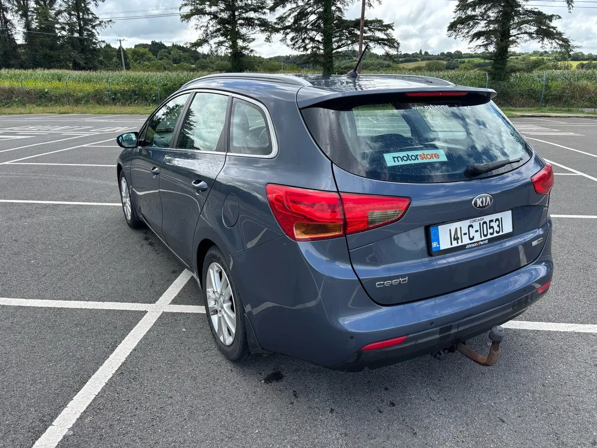 Car - Image 4