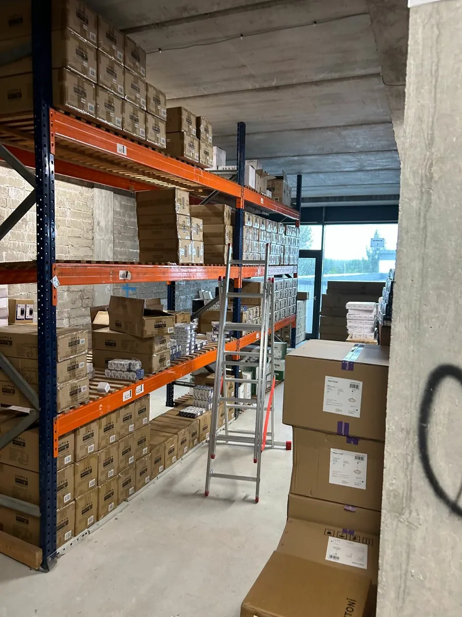 racking - Image 1