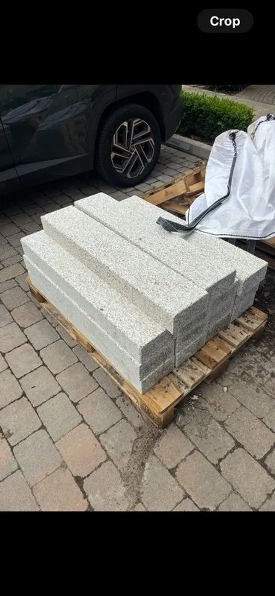 Solid Granite kerb/steps, 1000x200x100 - Image 1