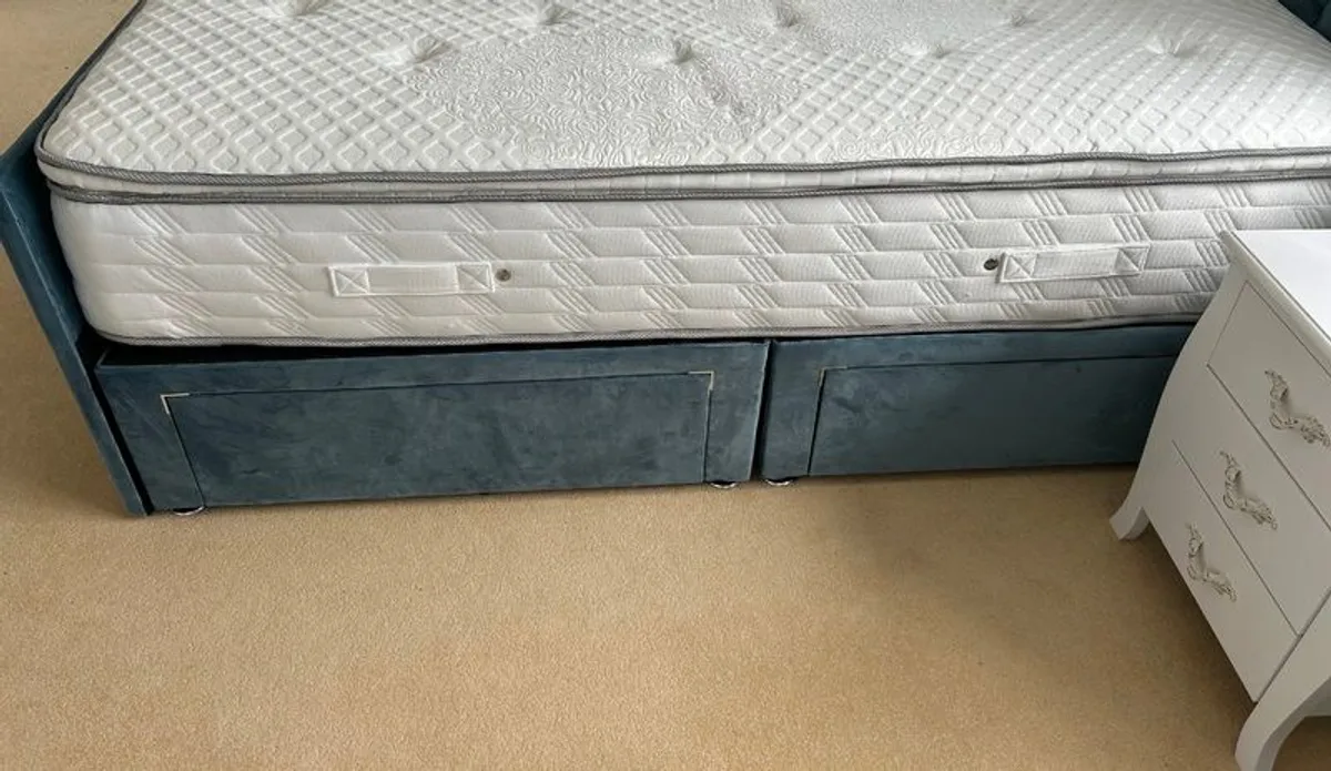 Midleton Private Seller of Kingsize Storage Bed - Image 4