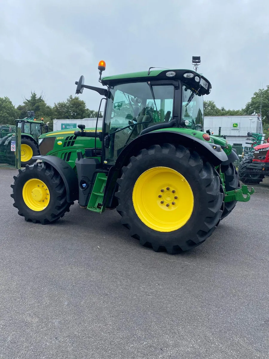 John Deere 6135R - Image 2