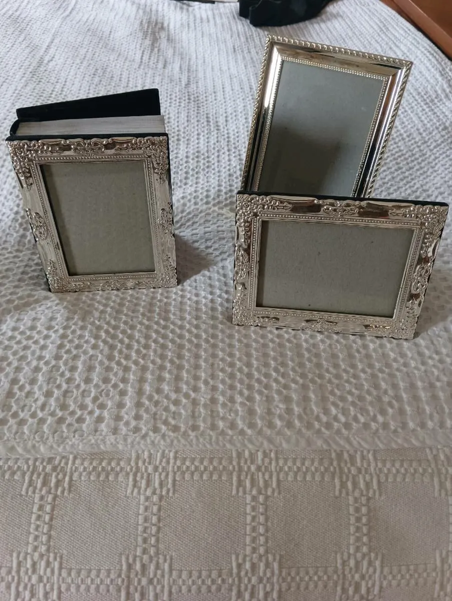 Beautiful silver frames,one is album,as new - Image 2