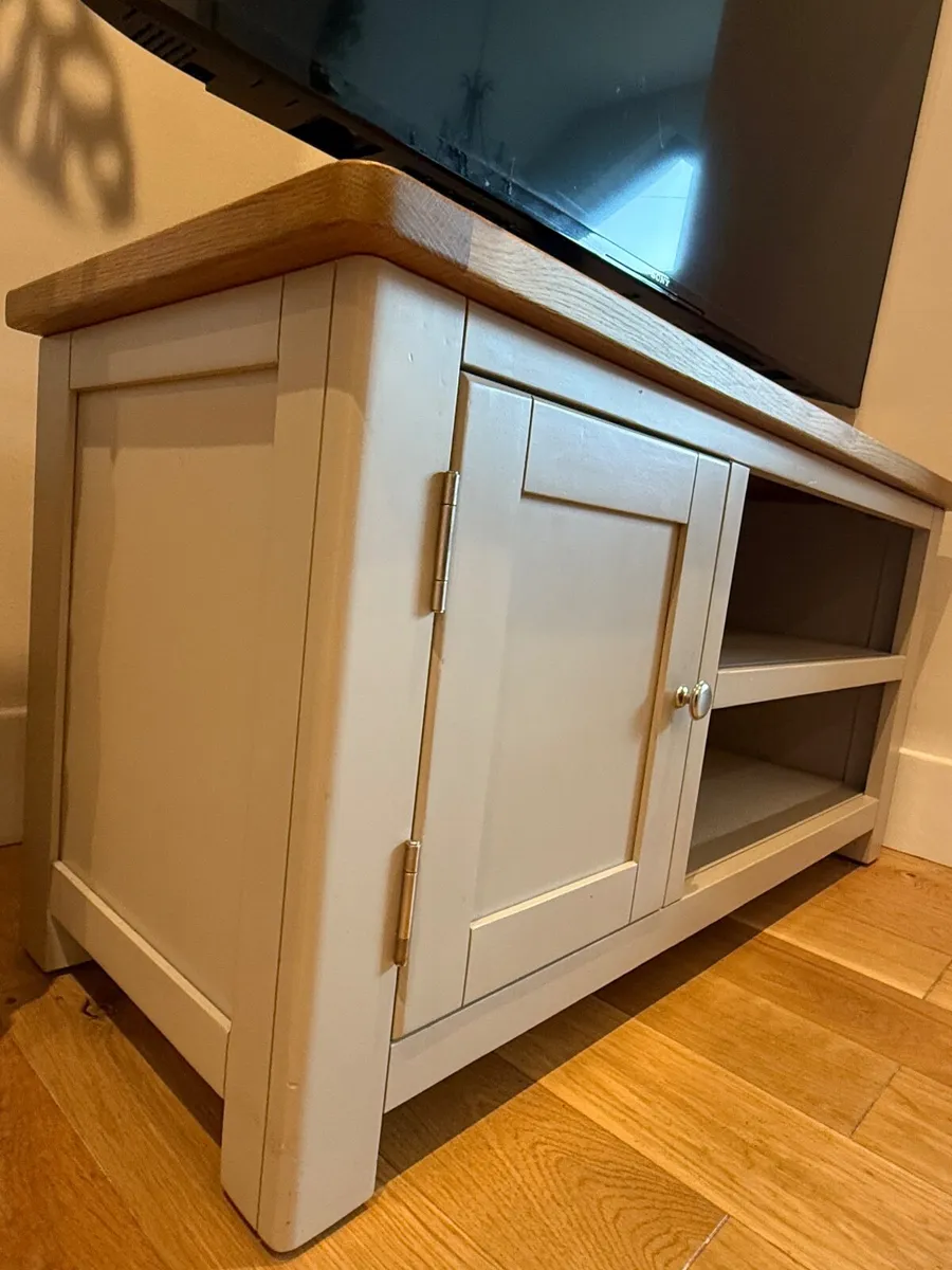Stylish TV Unit / Media Cabinet – Great Condition - Image 3