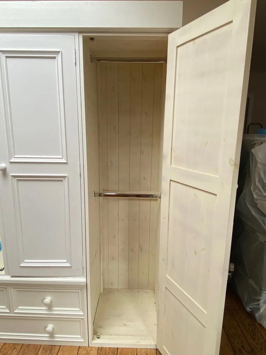 Wardrobe - Image 3