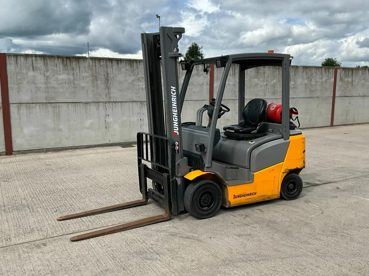 MITSUBISHI FG20K 2 TON GAS FORKLIFT - Image 4