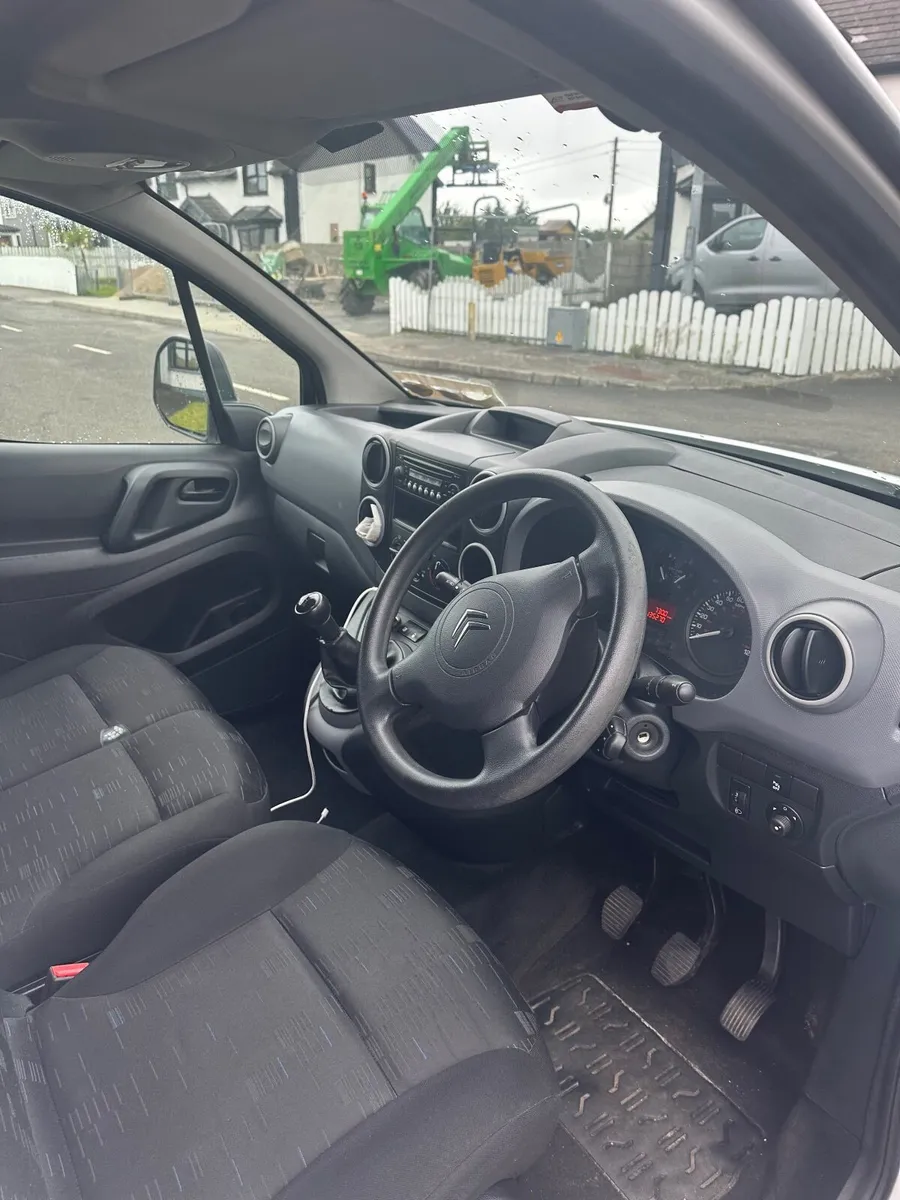 Citroen Berlingo 2011 - Image 2