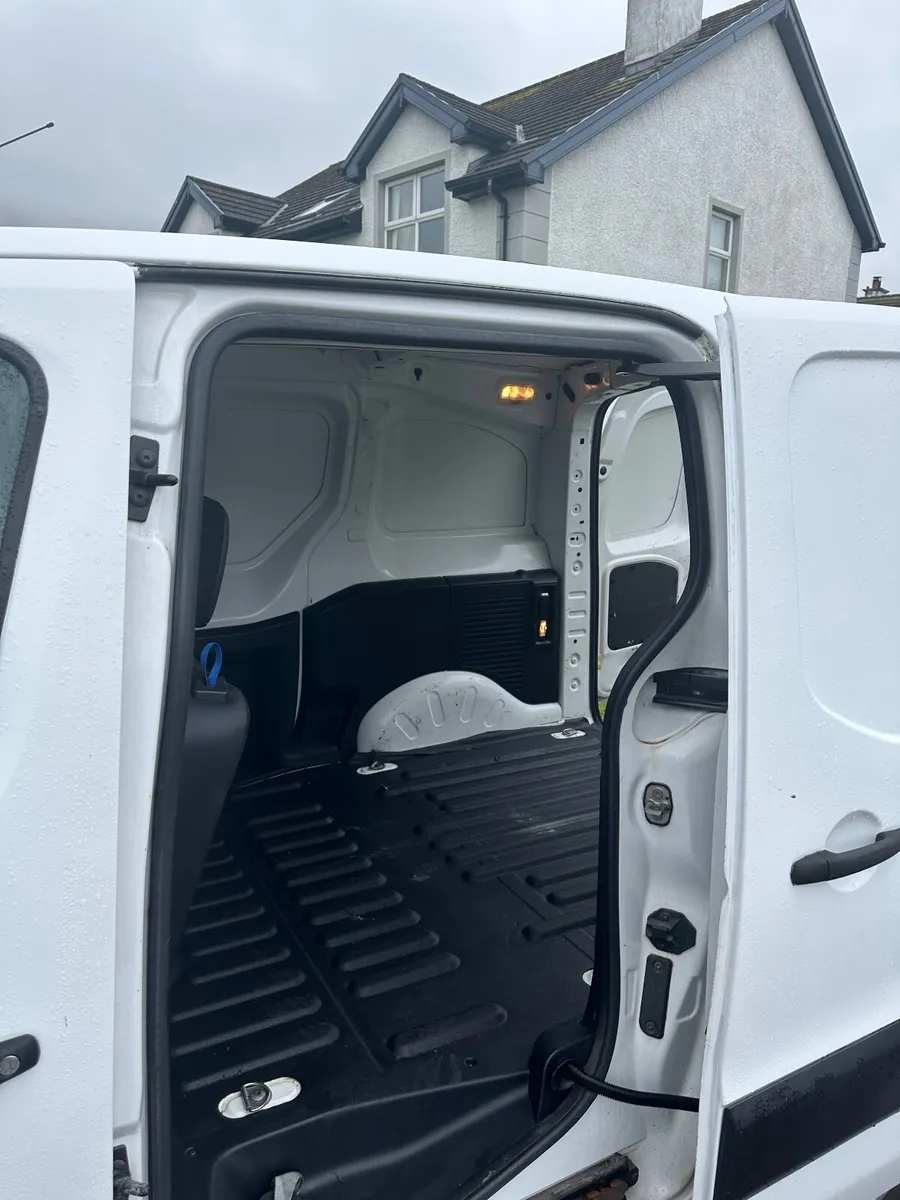 Citroen Berlingo 2011 - Image 4