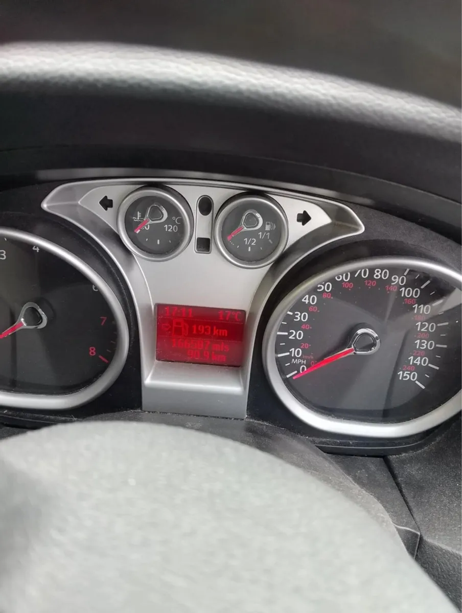 Ford Focus 1.6 petrol - Image 3