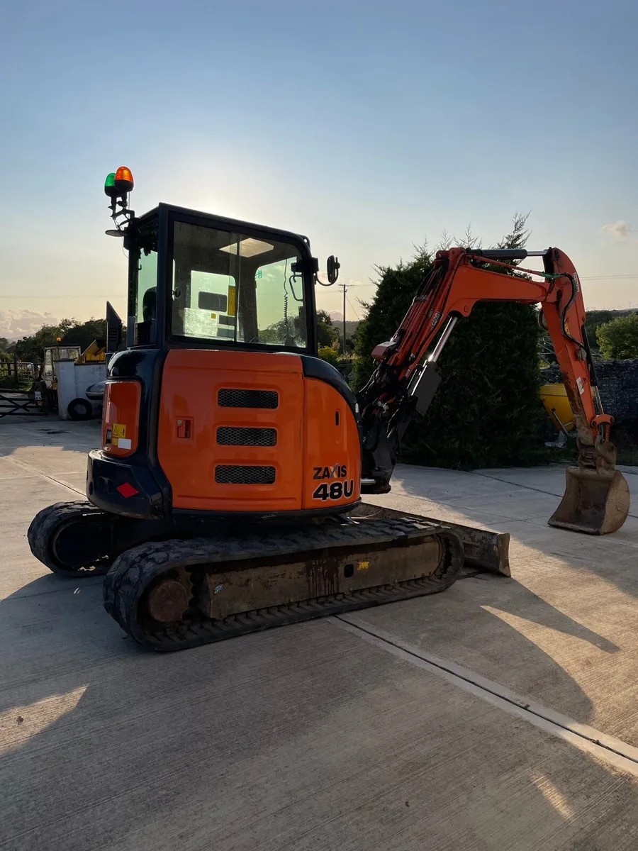 Hitachi 48U 2018 - Image 2