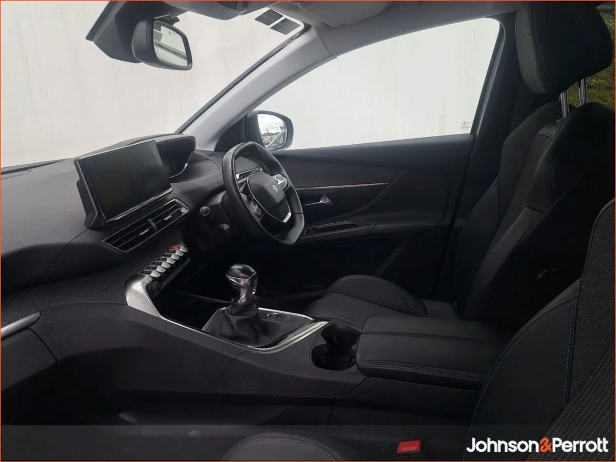 Peugeot 5008 1.2 Puretech 130bhp Allure - Image 3