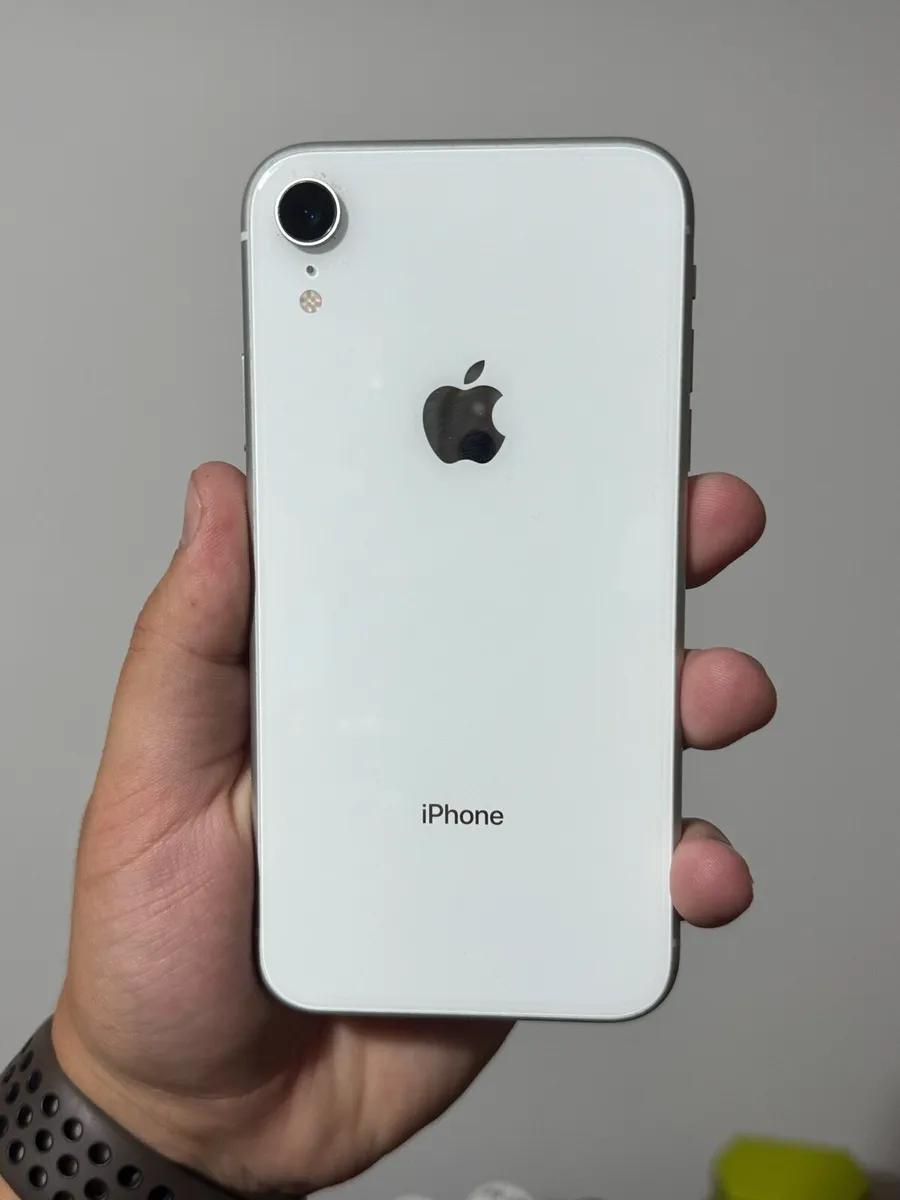 iPhone XR 128GB Unlocked White - Image 1