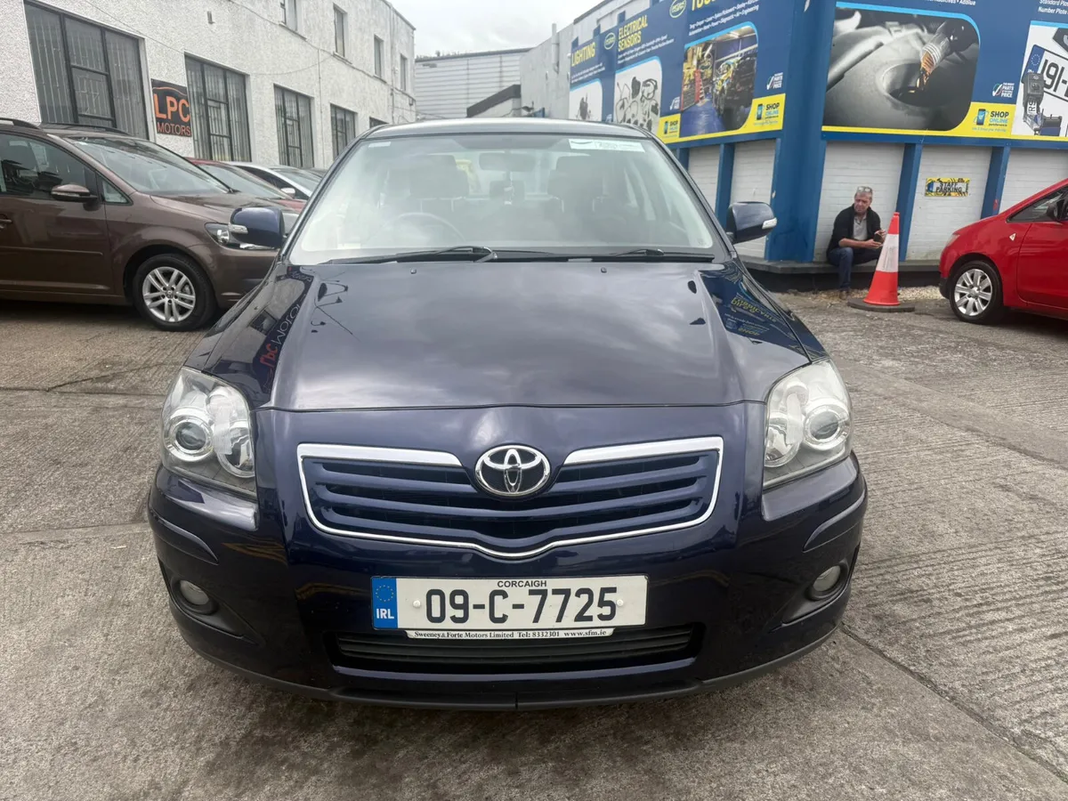 Toyota Avensis 2009 - Image 2