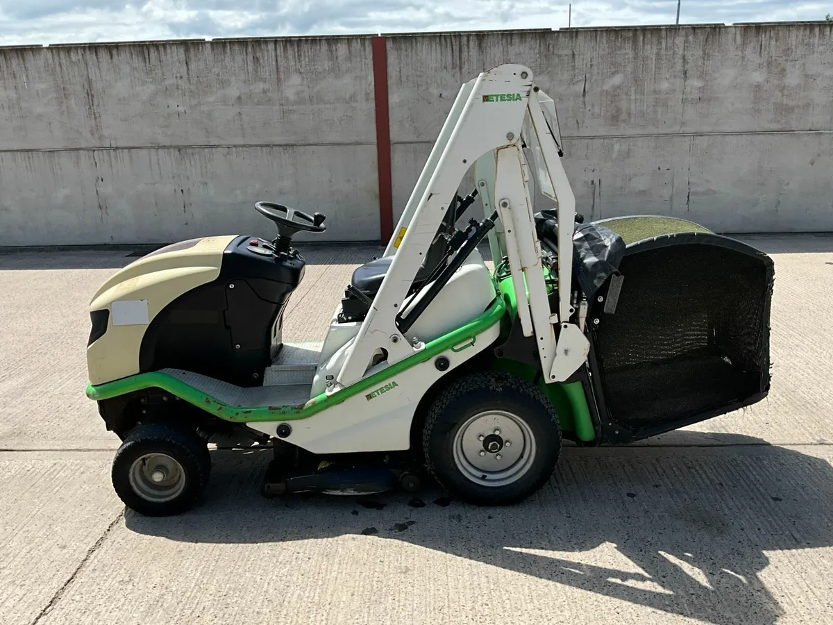ETESIA RIDE ON DIESEL LAWNMOWER - Image 3