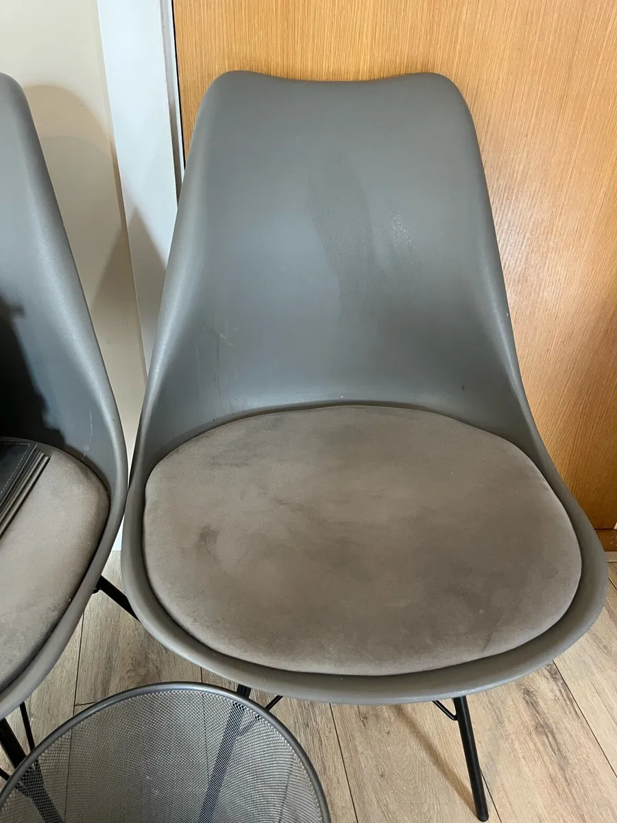 Chair& kitchen supplies - Image 4