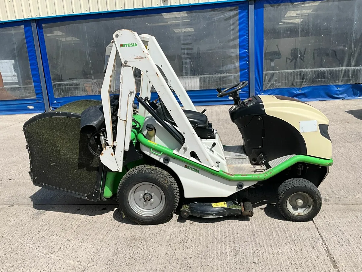 ETESIA RIDE ON DIESEL LAWNMOWER - Image 4