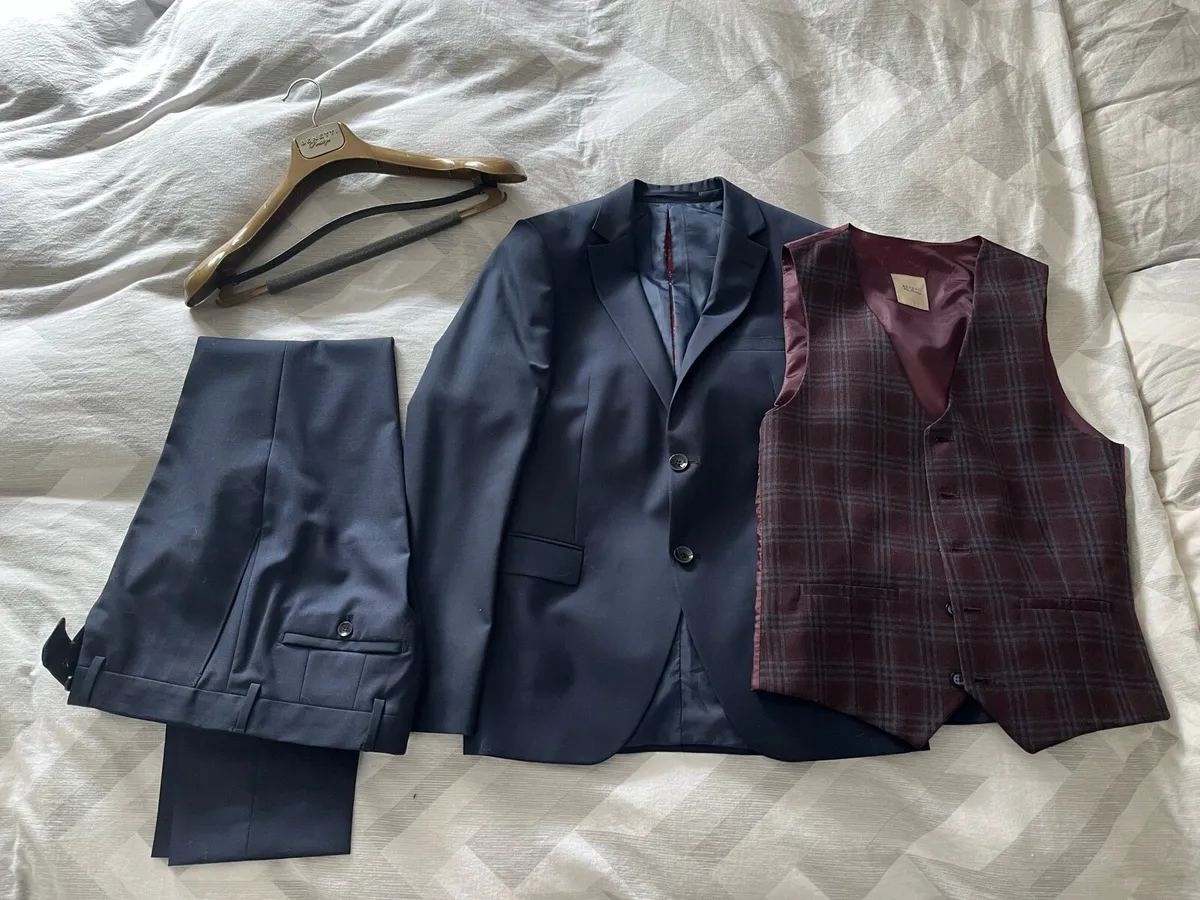 3 Piece Benetti Suit - Image 2