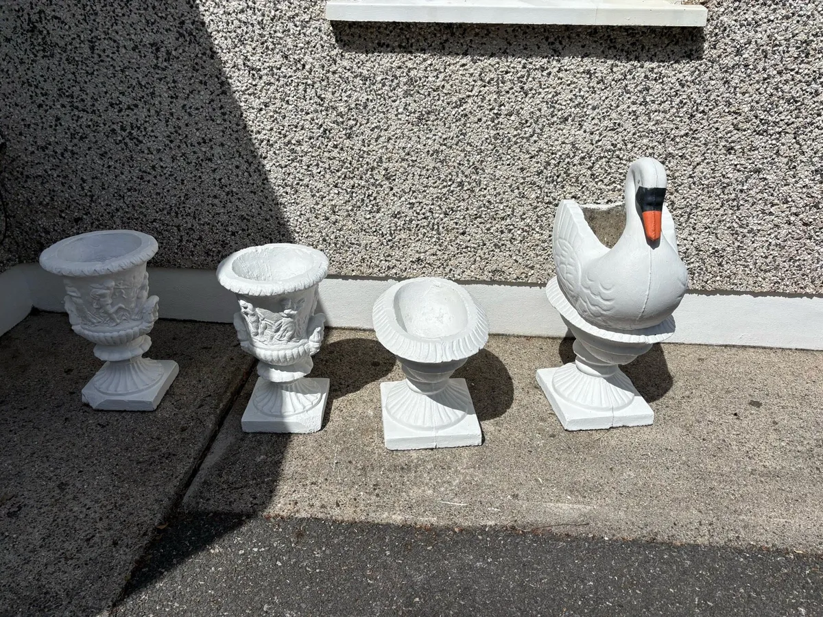 Stone garden pots - Image 1