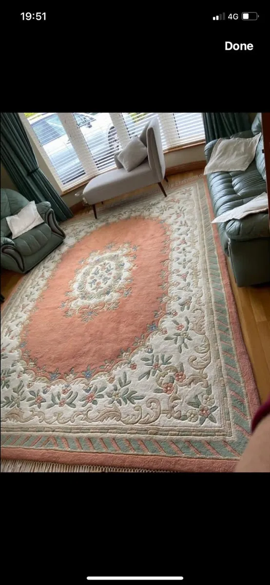 Rug and three piece suite - Image 2
