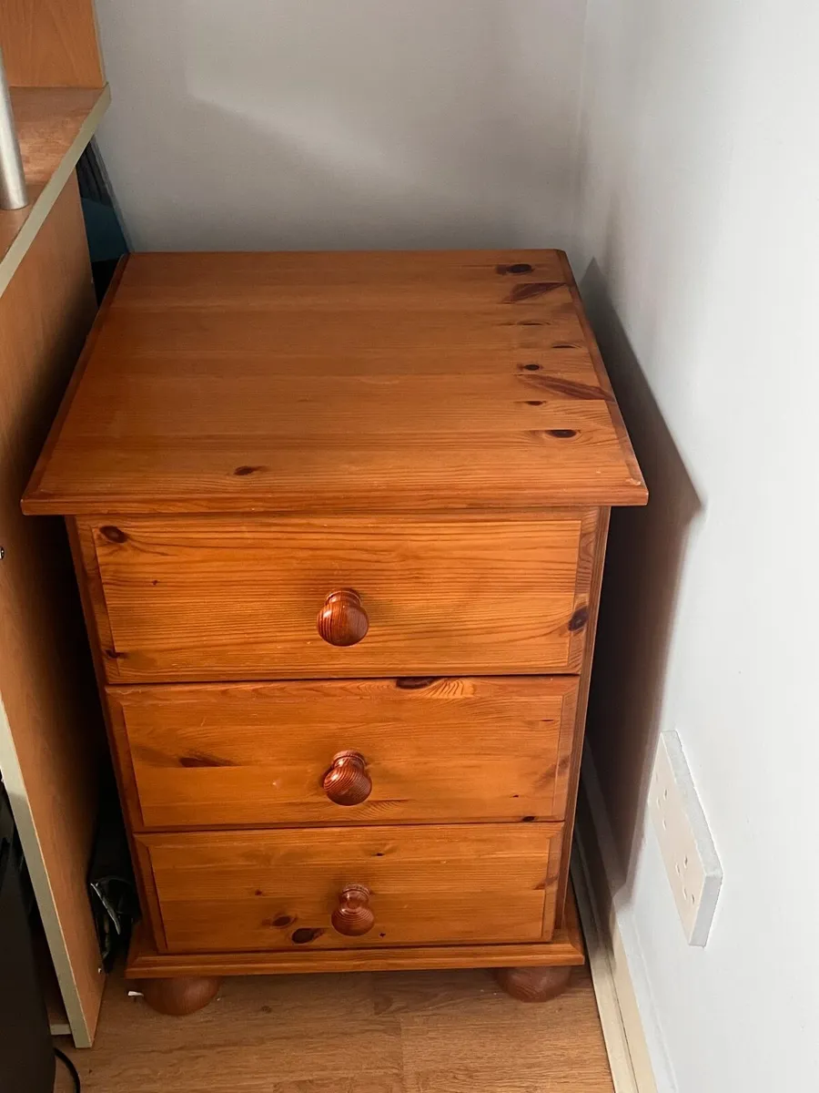 2 bedside lockers - Image 1
