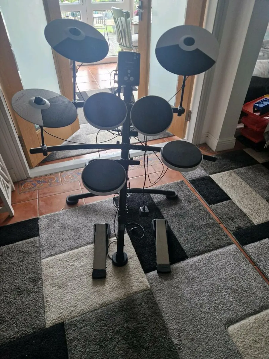 Roland electronic drum kit - Image 1