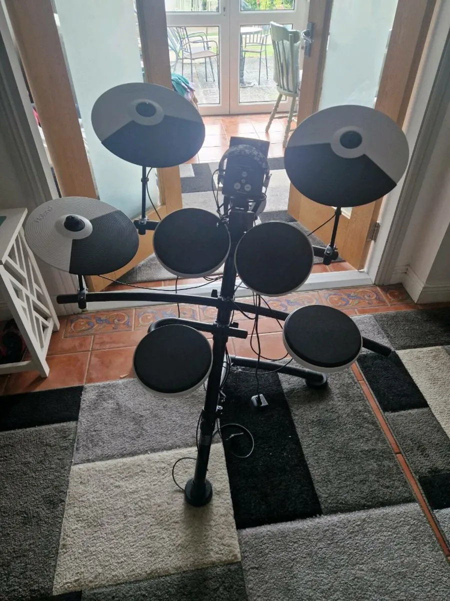 Roland electronic drum kit - Image 2