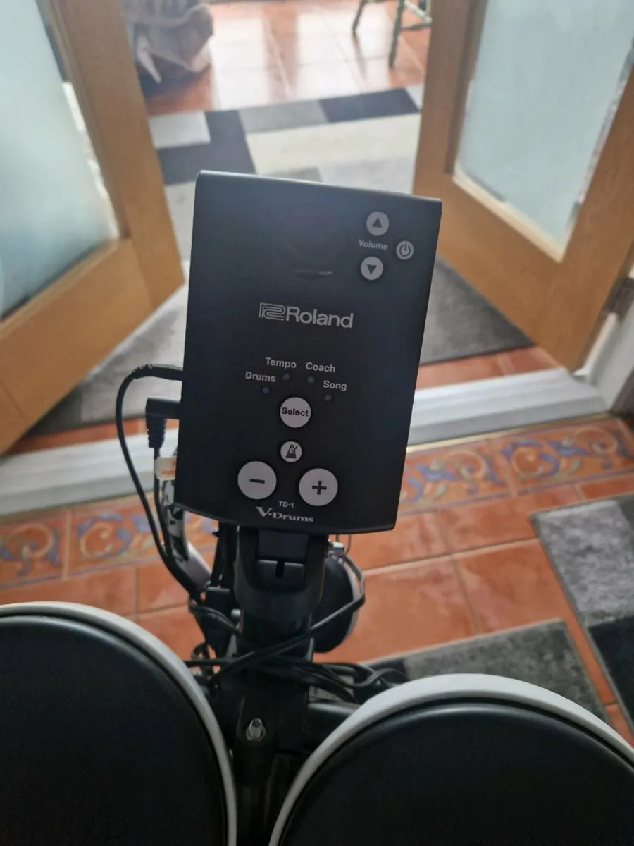 Roland electronic drum kit - Image 3