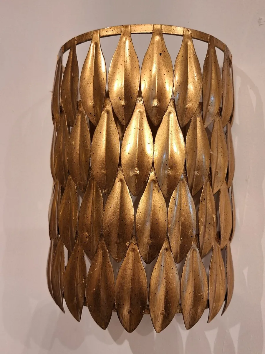 Pair of gilt metal leaf wall lights - Image 2