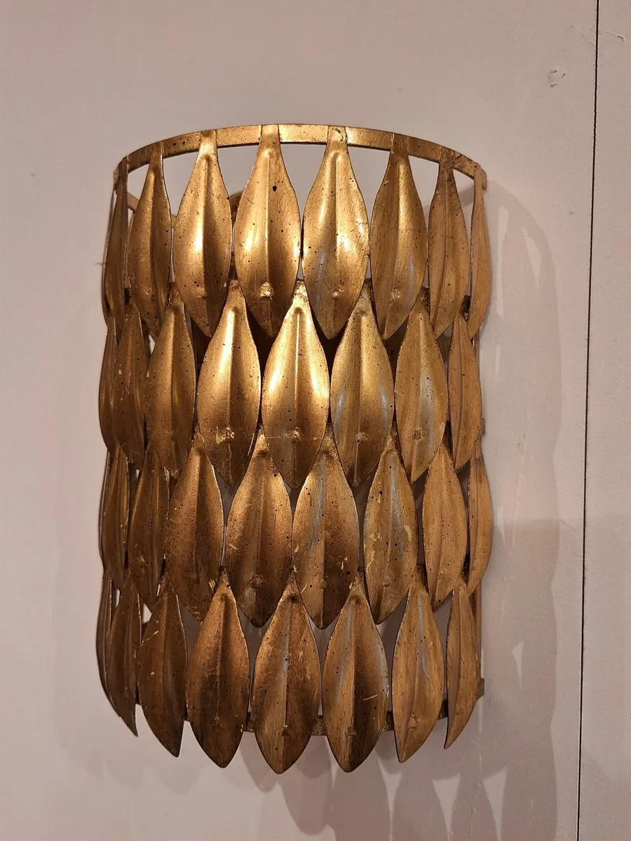 Pair of gilt metal leaf wall lights - Image 4