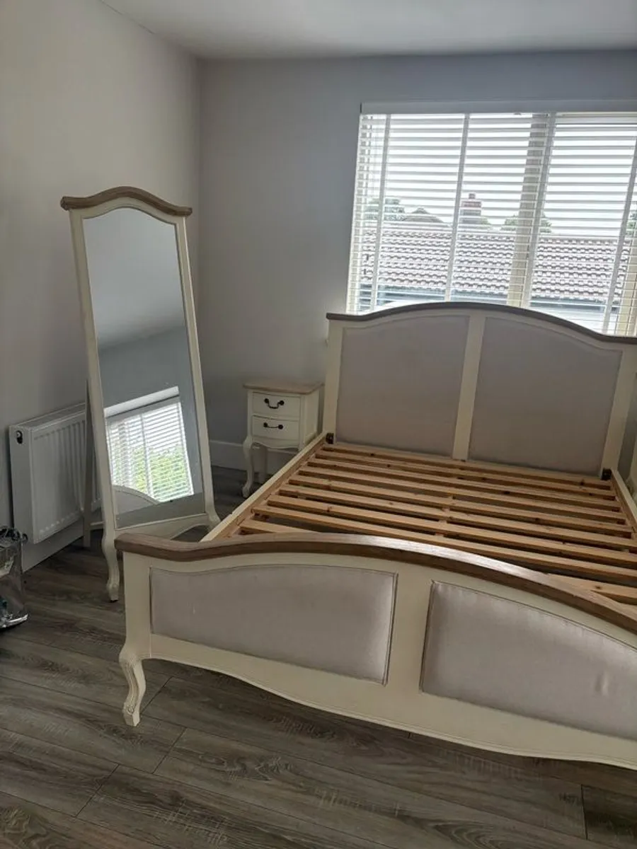 French style double bed matching lockers and free standing mirror all included in price - Image 3