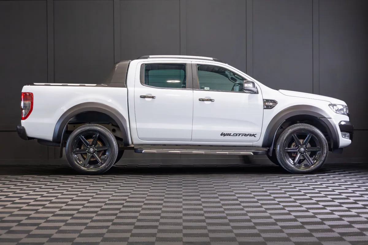 182 Ford Ranger 3.2 Wildtrak 4WD 5 Seat N1 Crewcab - Image 2