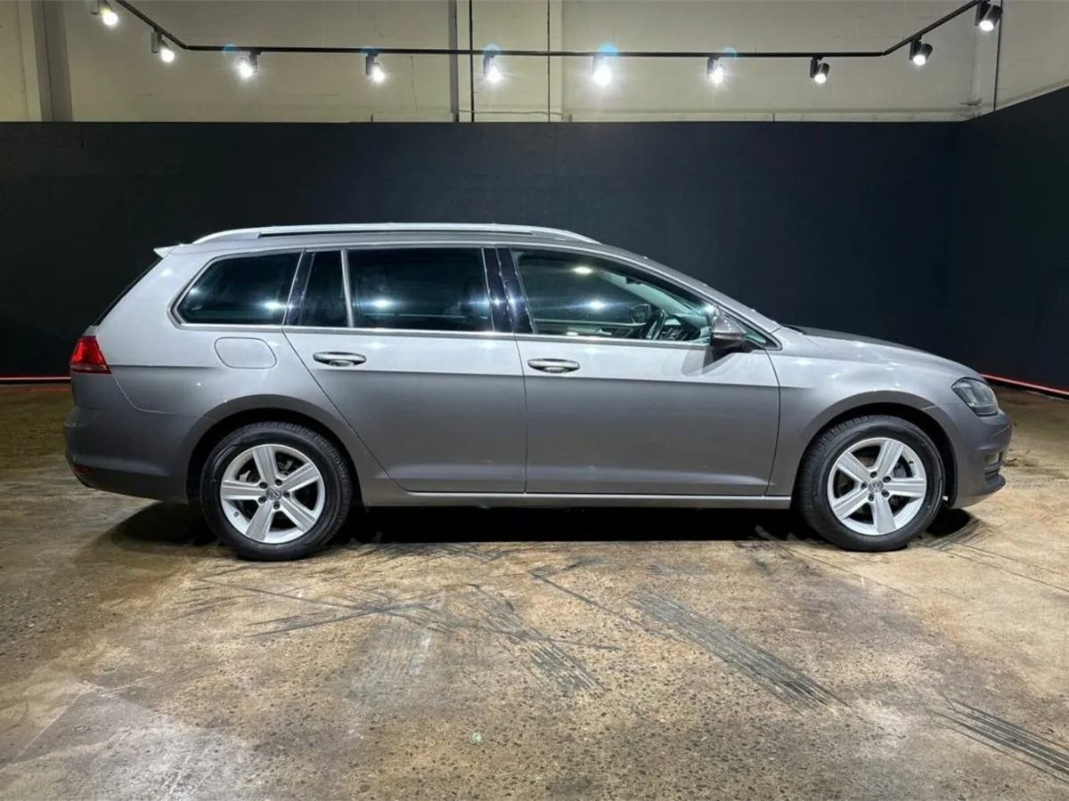 Volkswagen Golf 1.2 TSI AUTOMATIC ESTATE - REVERSE - Image 3