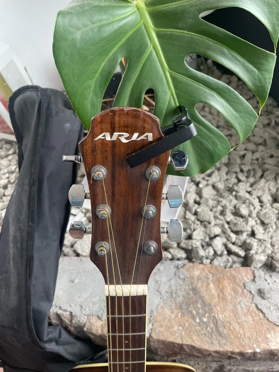 Aria Acoustic Guitar + Gig Bag & Capo - Image 2
