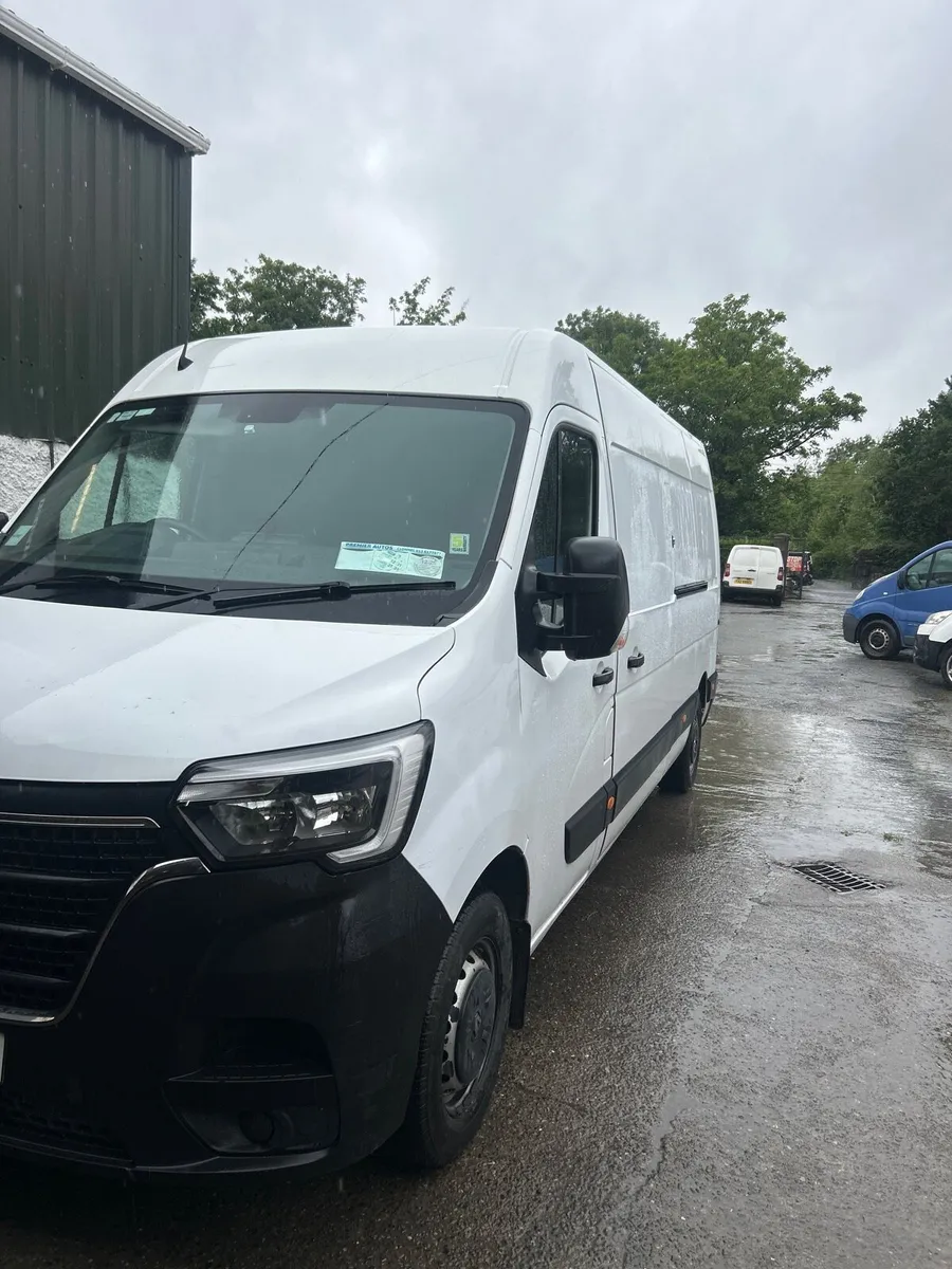 Renault master ( low kms ) - Image 2
