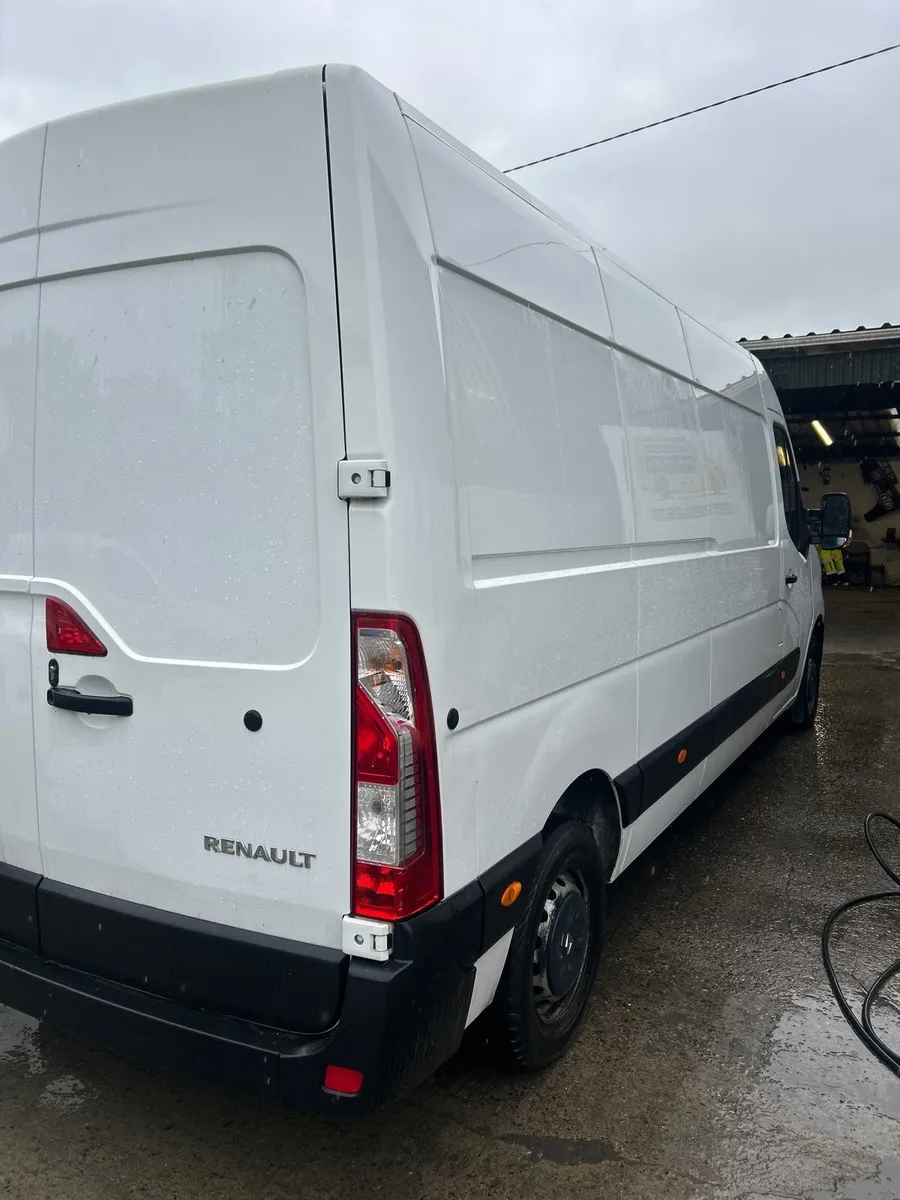 Renault master ( low kms ) - Image 4
